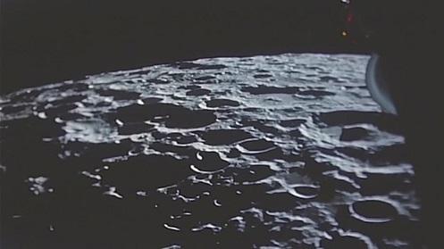 Астрономы заметили на Луне гигантский объект