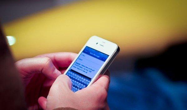 Мировые продажи смартфонов в 2018 году упали на 3%