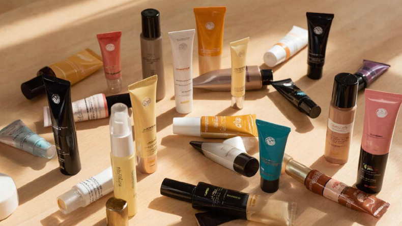 Бюджетный или люкс: сравнение ухода из аптеки и масс-маркета